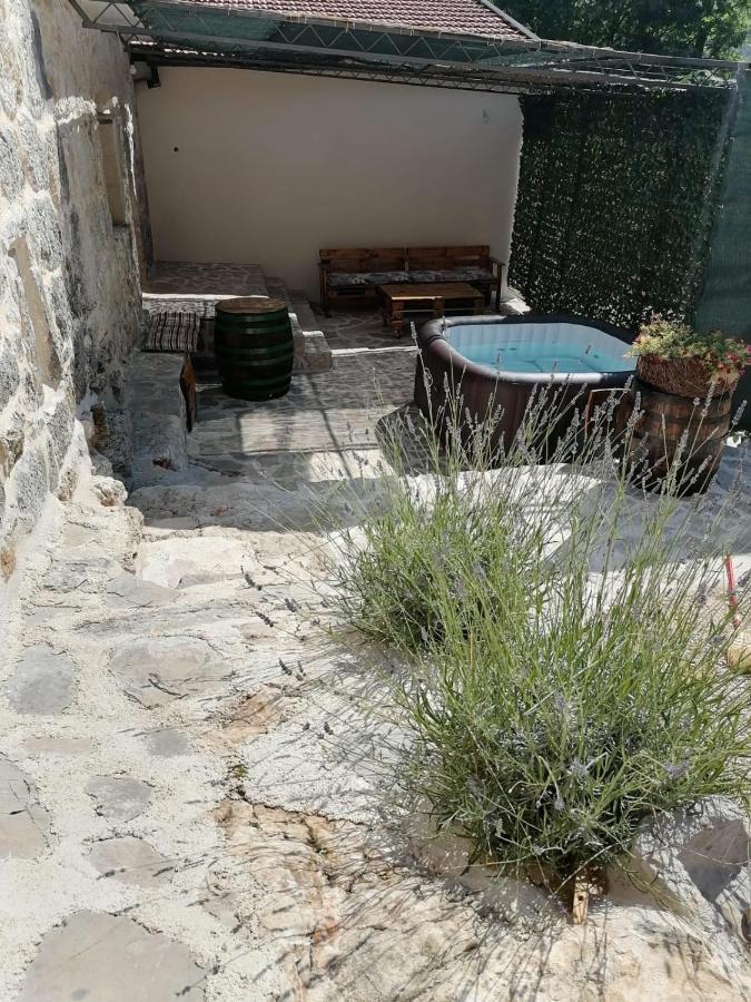 Villa The Old Stable 1861 Imotski Exterior foto